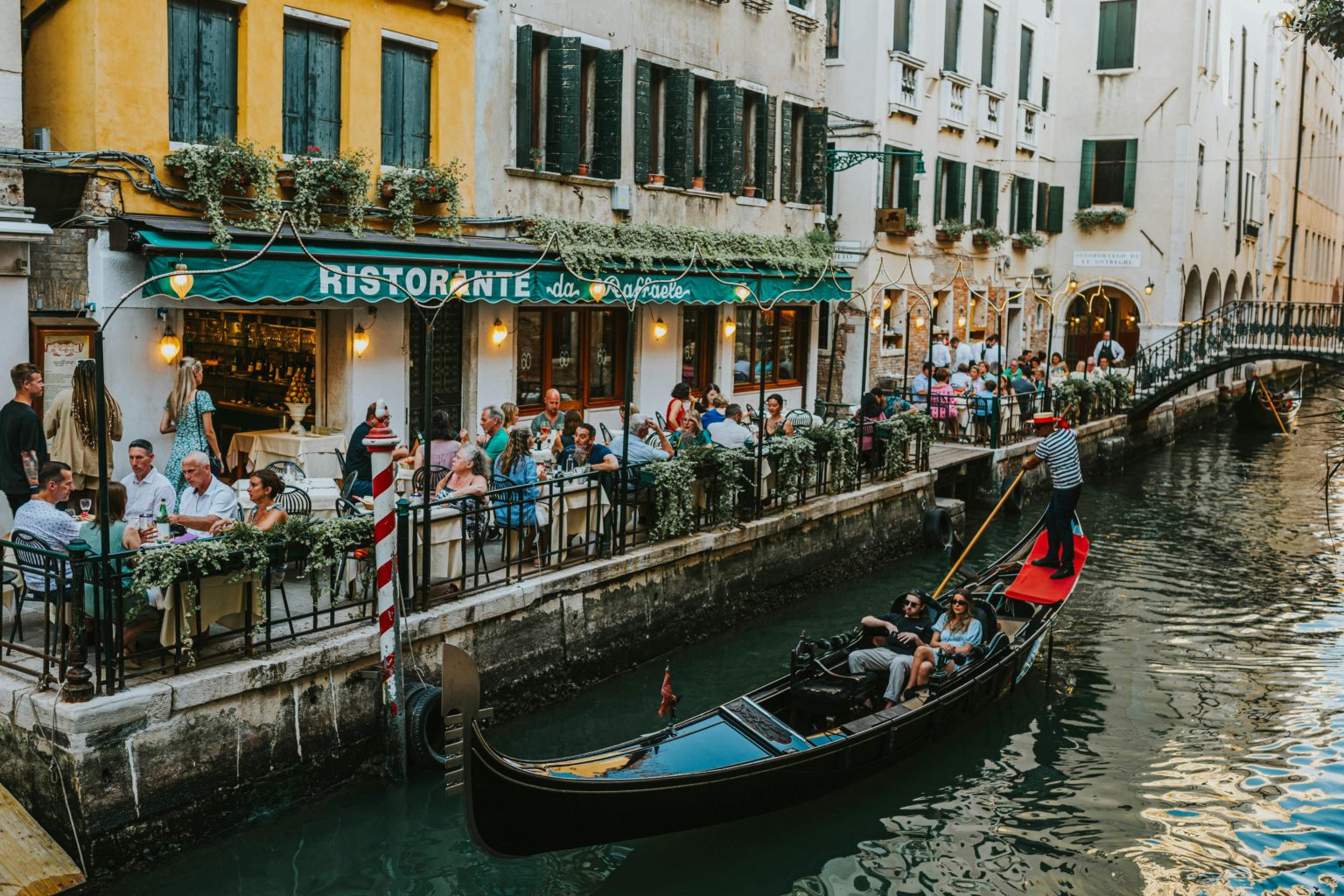 Faire une balade en barque à Venise